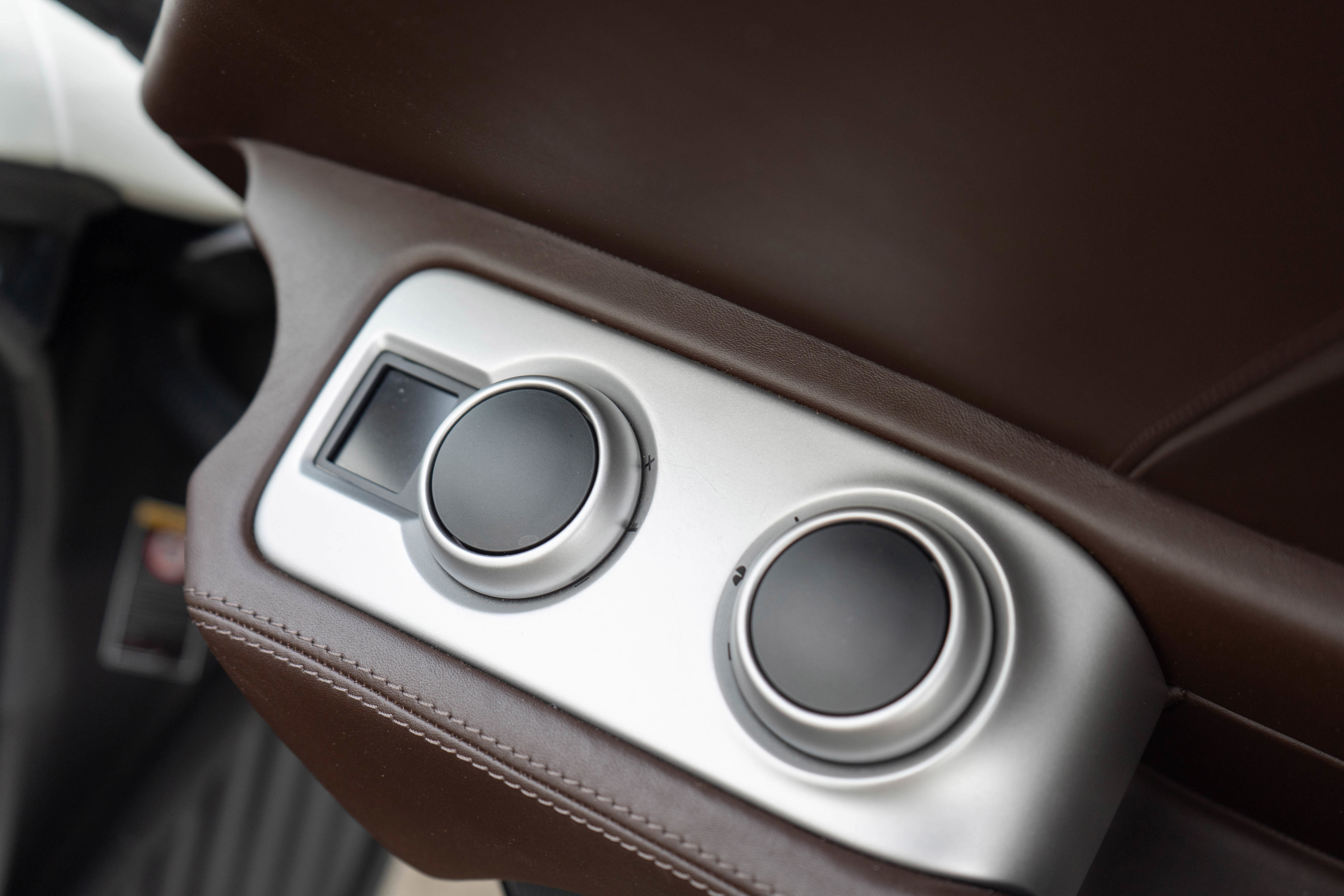 Used 2015 McLaren 650S Spider image 28