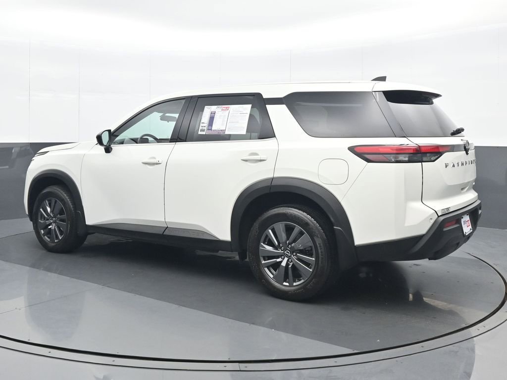 Used 2024 Nissan Pathfinder S image 4