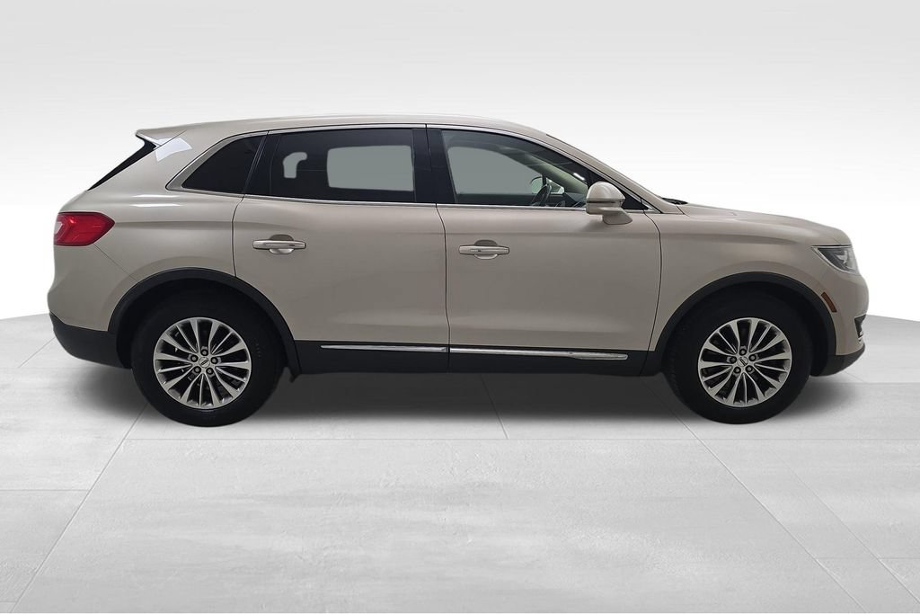 Used 2017 Lincoln MKX Select w/ Select Plus Package AWD/4WD image 10