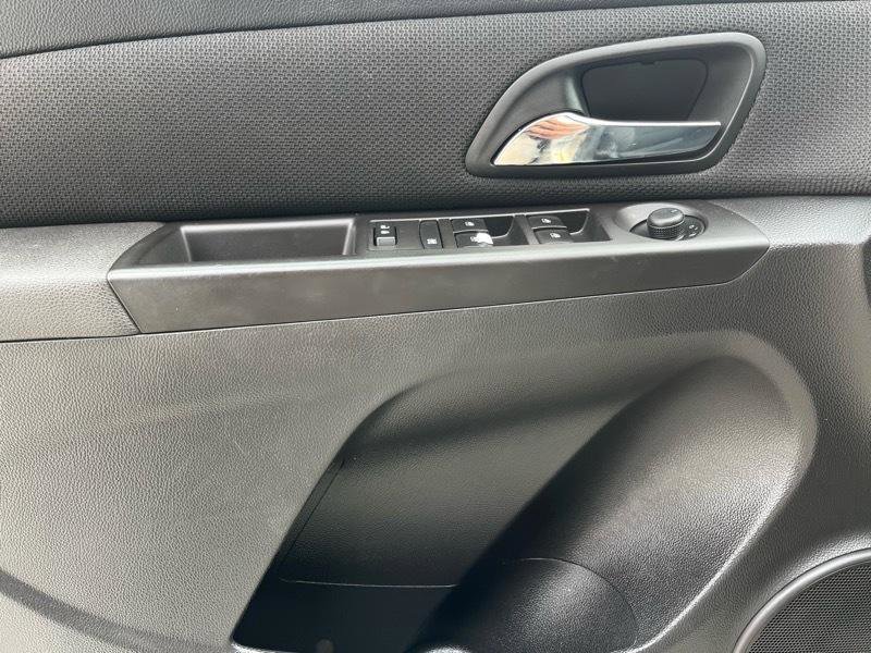 Used 2015 Chevrolet Cruze LT FWD image 13