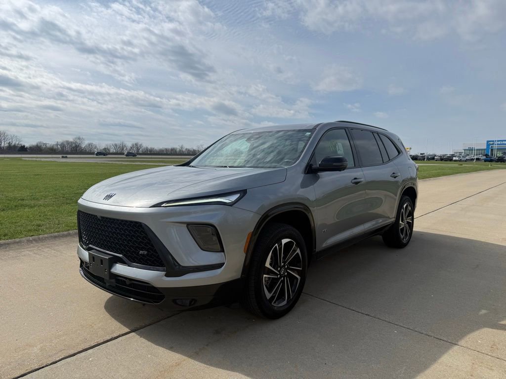 Used 2025 Buick Enclave Sport Touring image 9