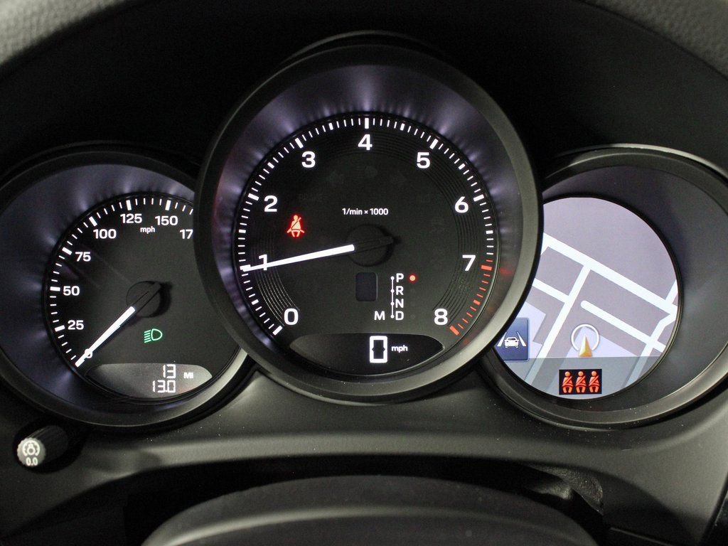 Certified 2025 Porsche Macan image 20