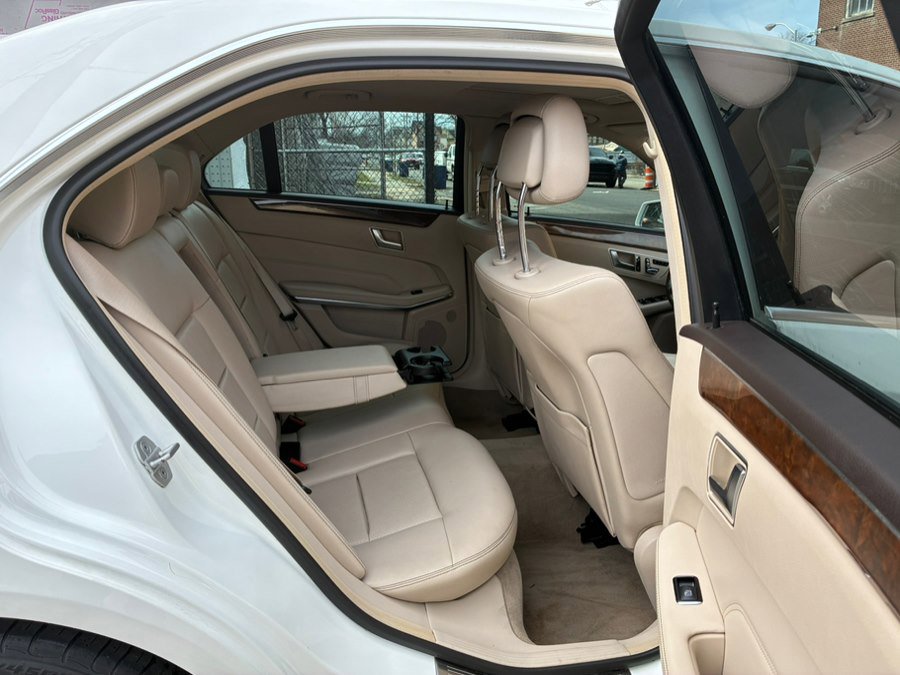 Used 2014 Mercedes-Benz E 350 4MATIC Sedan image 11