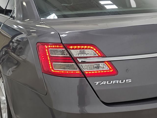 Used 2017 Ford Taurus SE image 33