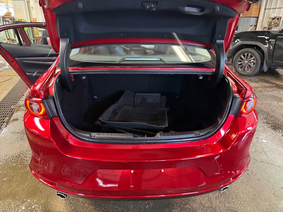 Used 2025 MAZDA MAZDA3 s image 18