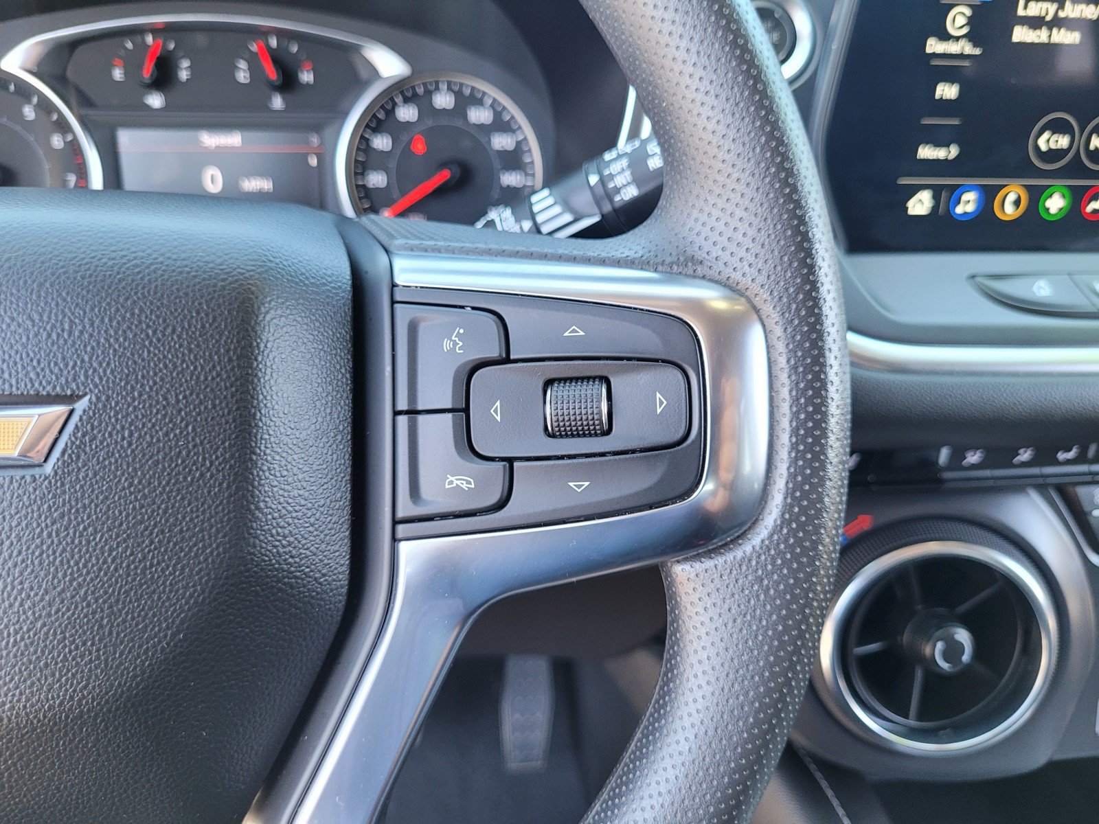Used 2025 Chevrolet Blazer LT FWD image 22