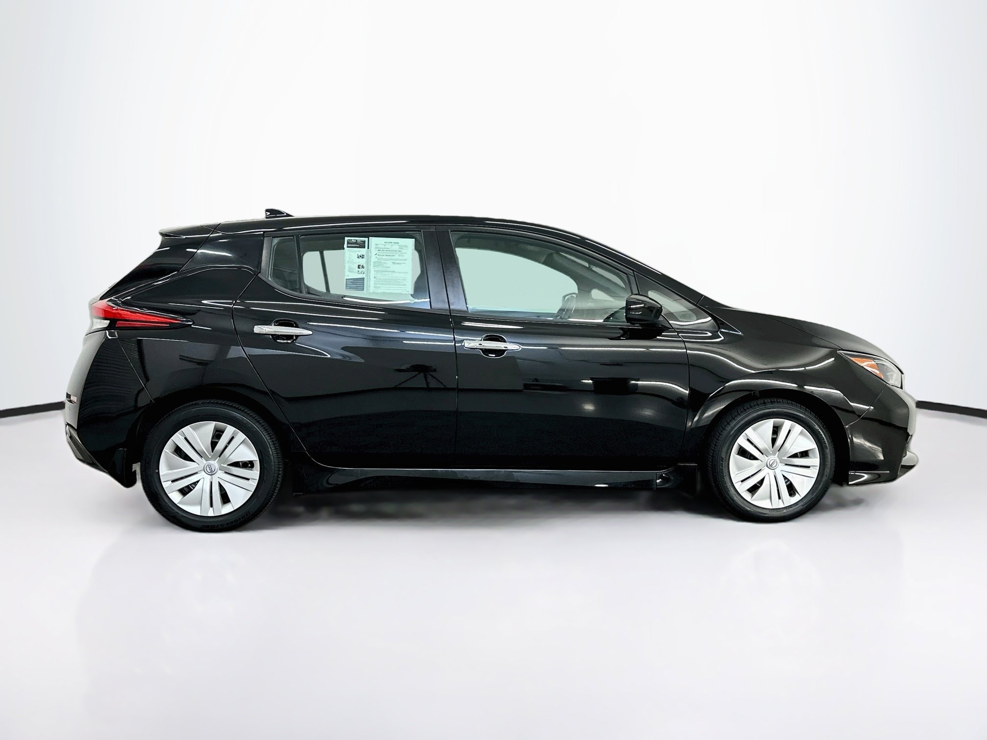Used 2025 Nissan Leaf S FWD image 10