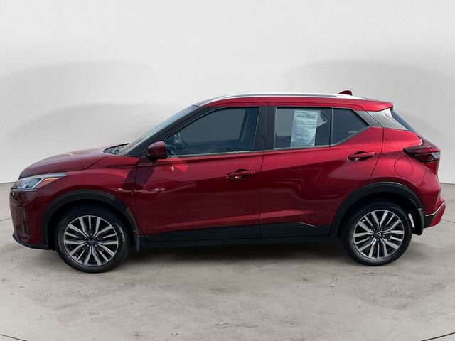 Used 2024 Nissan Kicks SV image 2