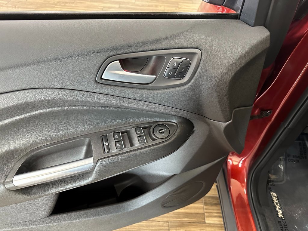 Used 2014 Ford Escape Titanium image 10