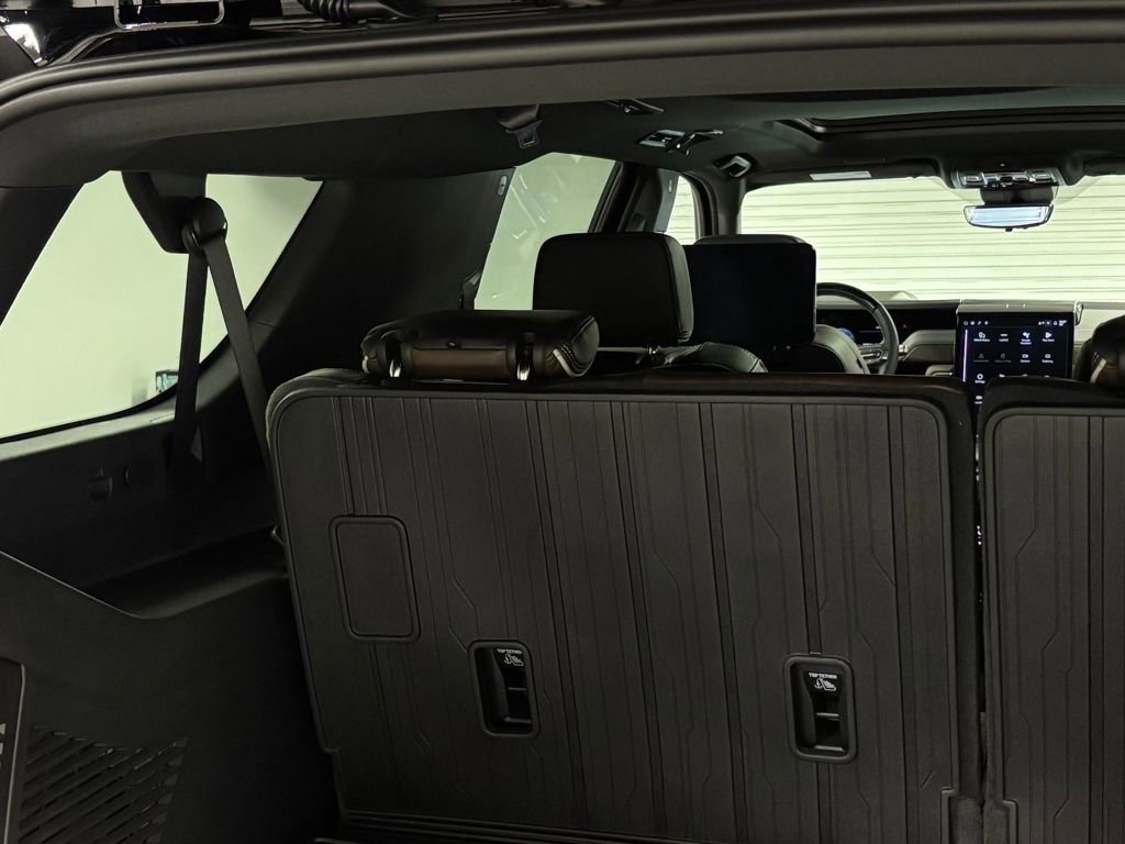New 2026 GMC Yukon XL Denali Ultimate w/ LPO, Floor Liner Package image 18
