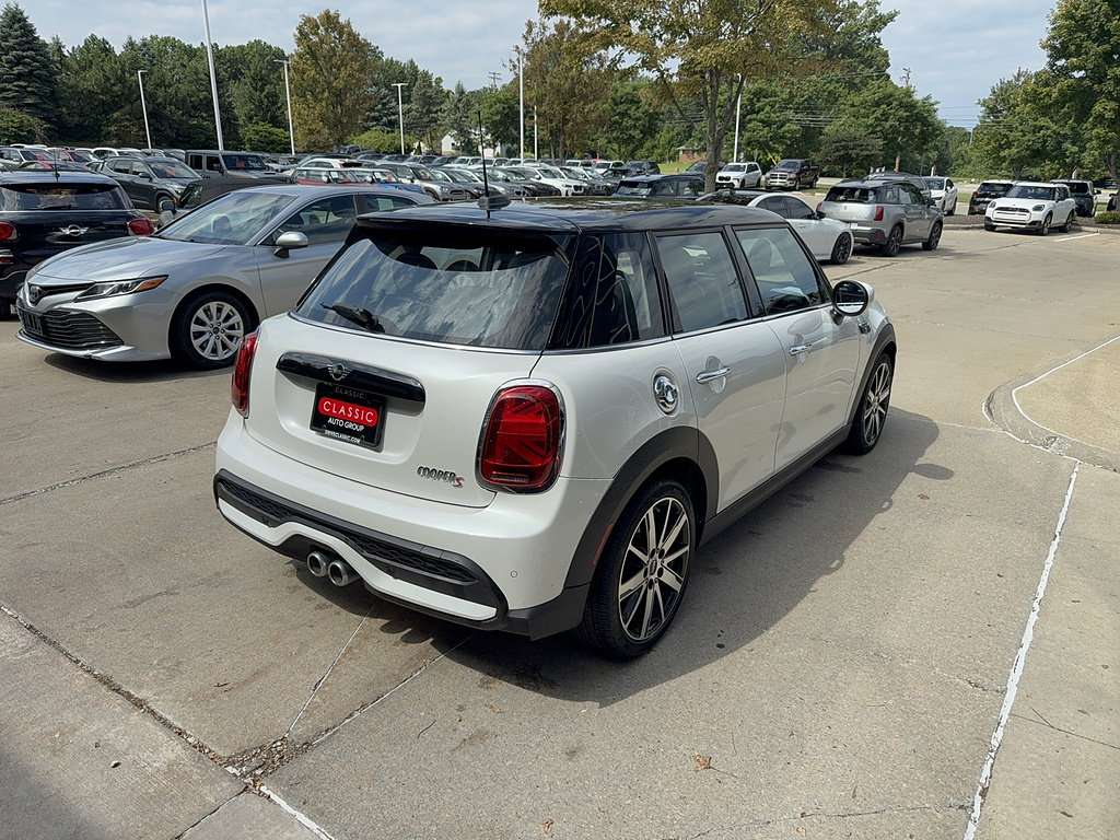 Used 2024 MINI Cooper S FWD image 4