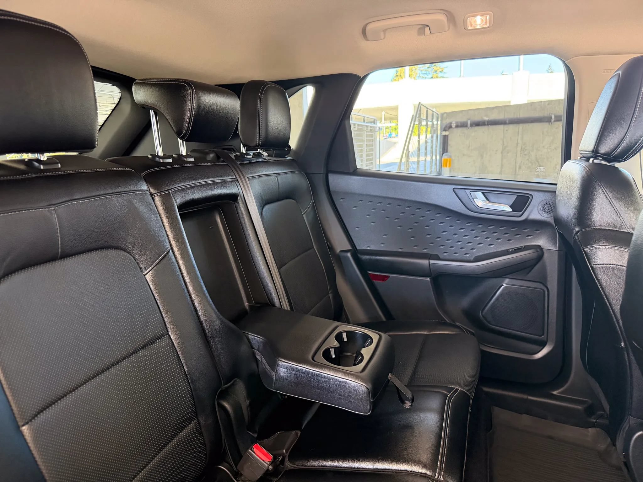 Used 2020 Ford Escape Titanium AWD/4WD image 25