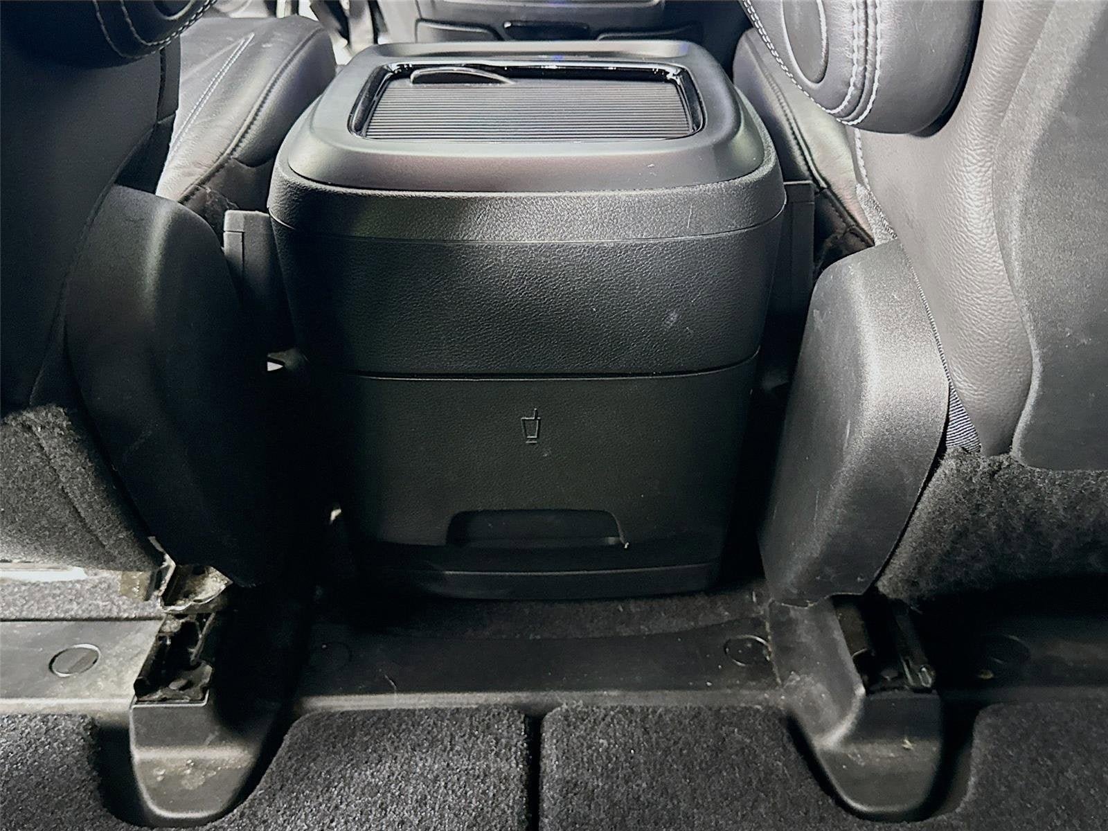 Used 2021 Chrysler Pacifica Touring-L w/ Uconnect Theater Family Group FWD image 25