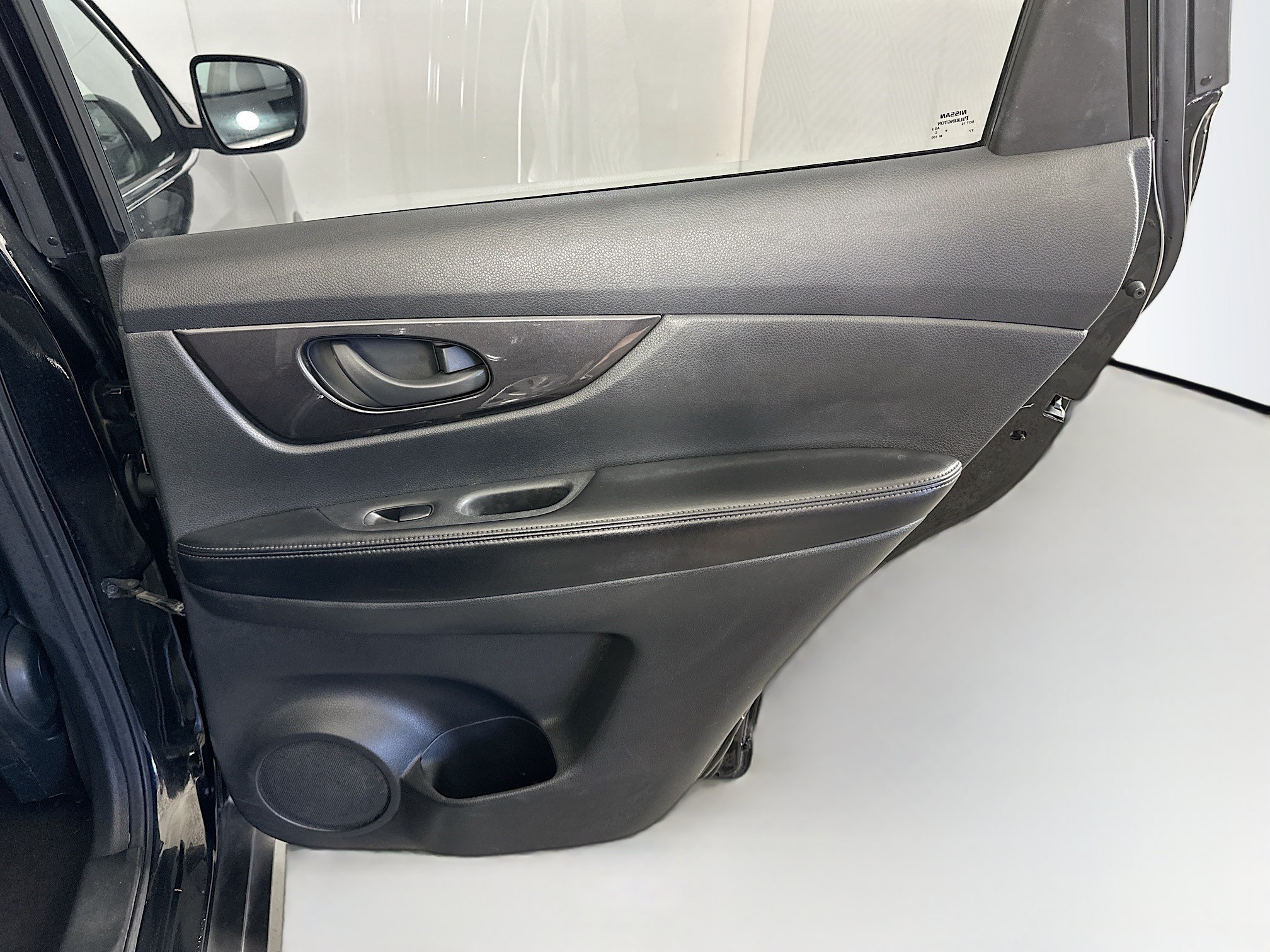 Used 2020 Nissan Rogue S FWD image 28