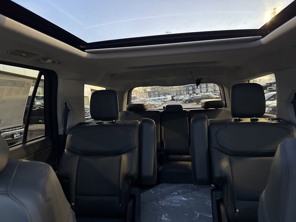New 2025 Ford Expedition Active image 27