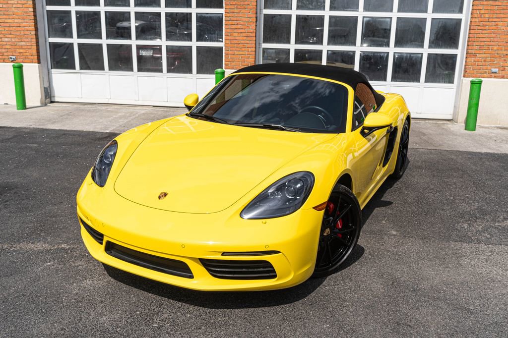 Used 2023 Porsche 718 Boxster S image 2
