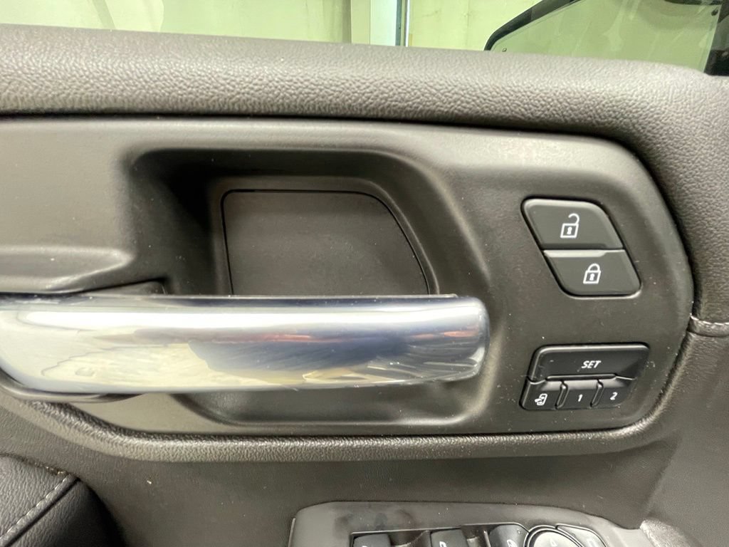 Used 2020 Chevrolet Silverado 1500 LTZ w/ LTZ Premium Package AWD/4WD image 14