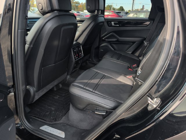 Used 2020 Porsche Cayenne S AWD/4WD image 10