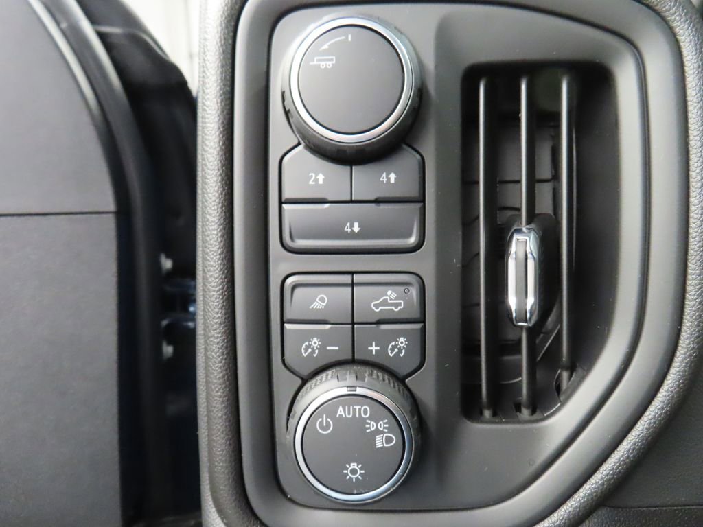 Used 2025 Chevrolet Silverado 2500 Custom w/ Custom Value Package AWD/4WD image 51