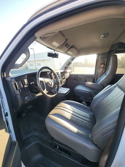 Used 2023 Chevrolet Express 3500 LS image 10