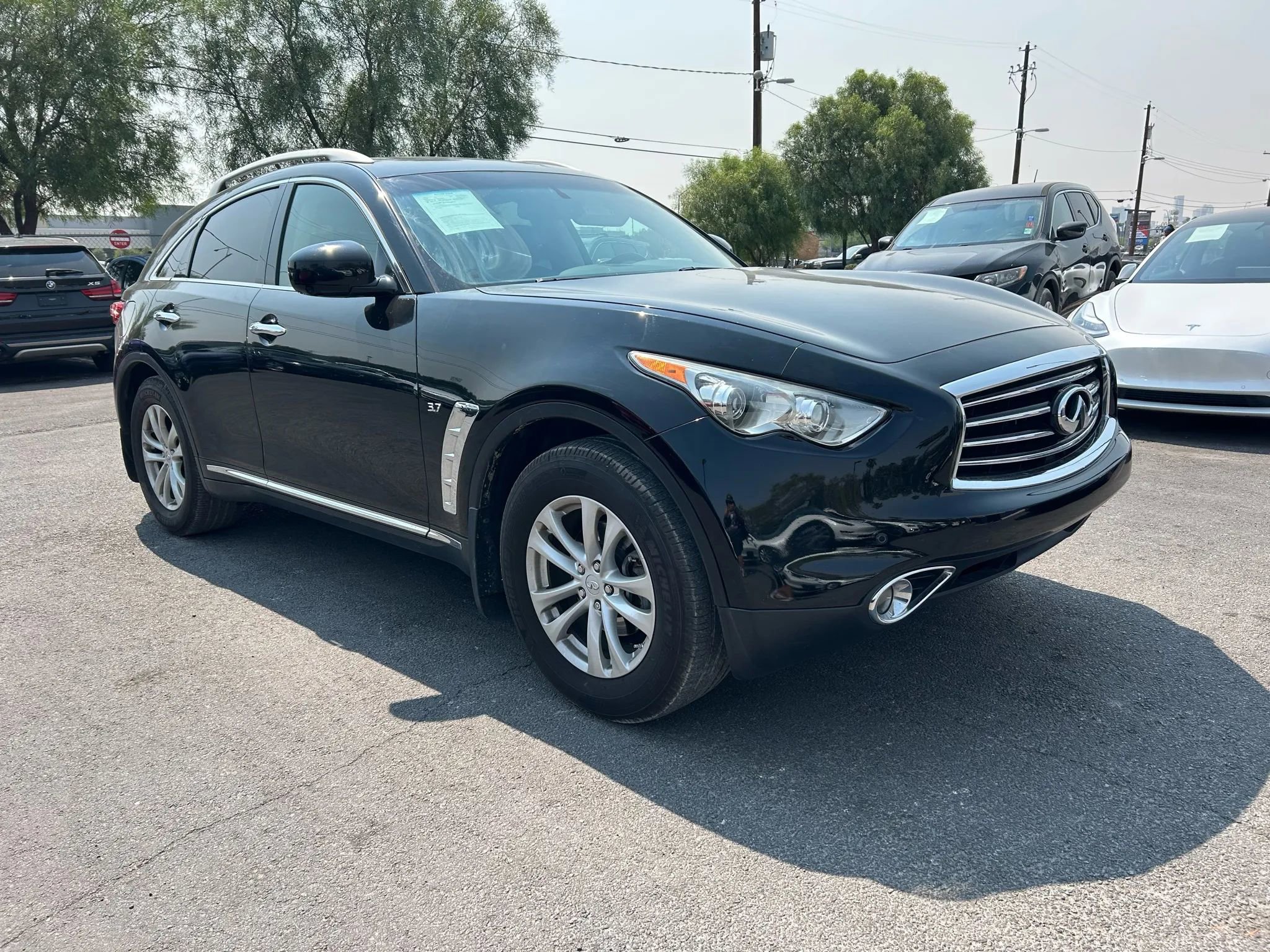 Used 2016 INFINITI QX70 3.7 w/ Premium Package image 3