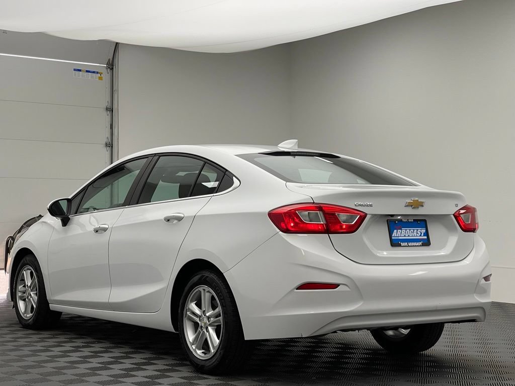 Used 2017 Chevrolet Cruze LT w/ Convenience Package FWD image 9