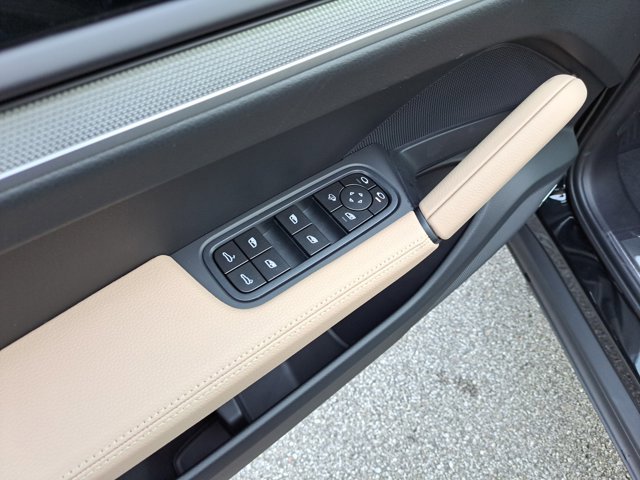 New 2026 Porsche Cayenne image 27
