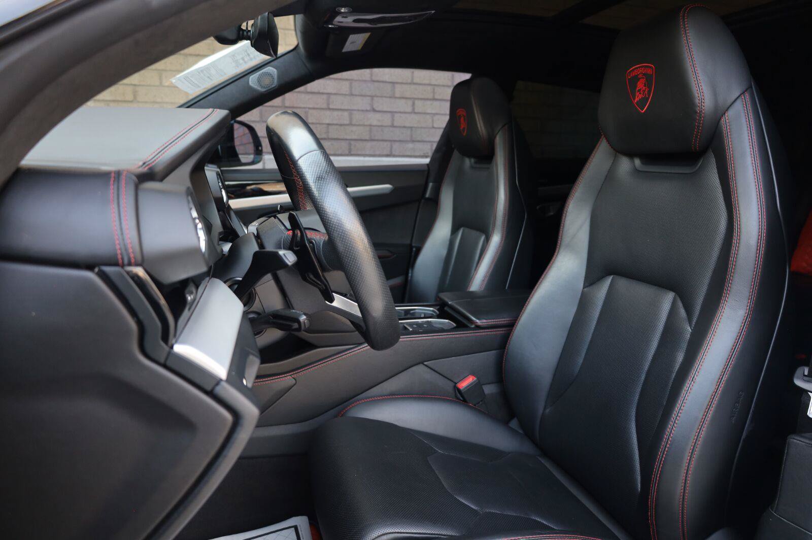 Used 2019 Lamborghini Urus AWD/4WD image 20