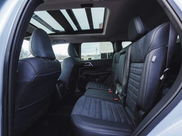 New 2026 Mitsubishi Outlander AWD image 35