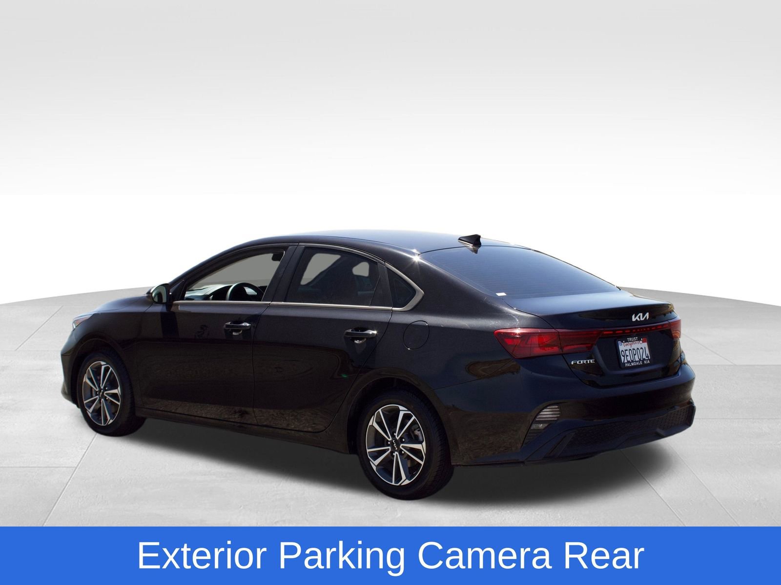 Used 2023 Kia Forte LXS w/ LXS Technology Package FWD image 6