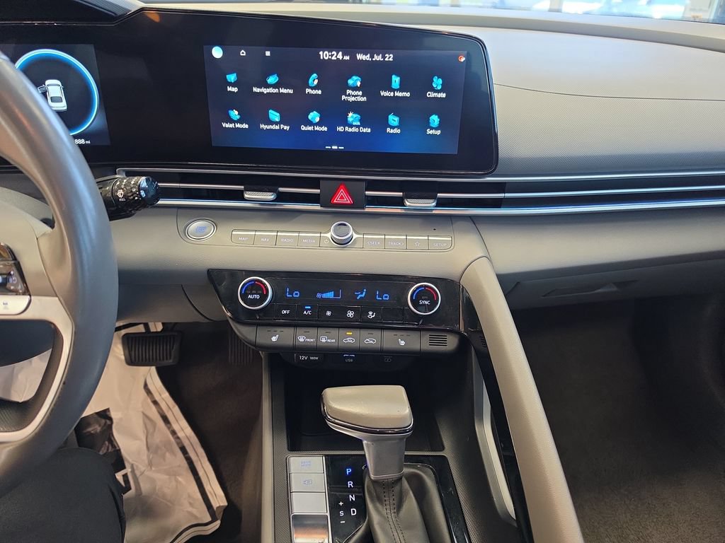Used 2025 Hyundai Elantra SEL FWD image 24