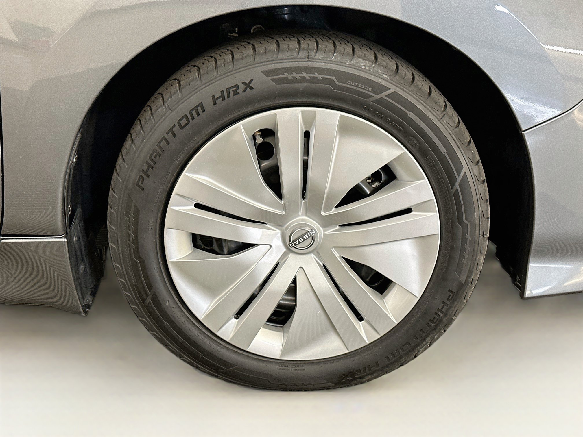 Used 2025 Nissan Leaf S FWD image 11