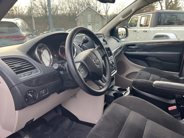 Used 2017 Dodge Grand Caravan SE image 22