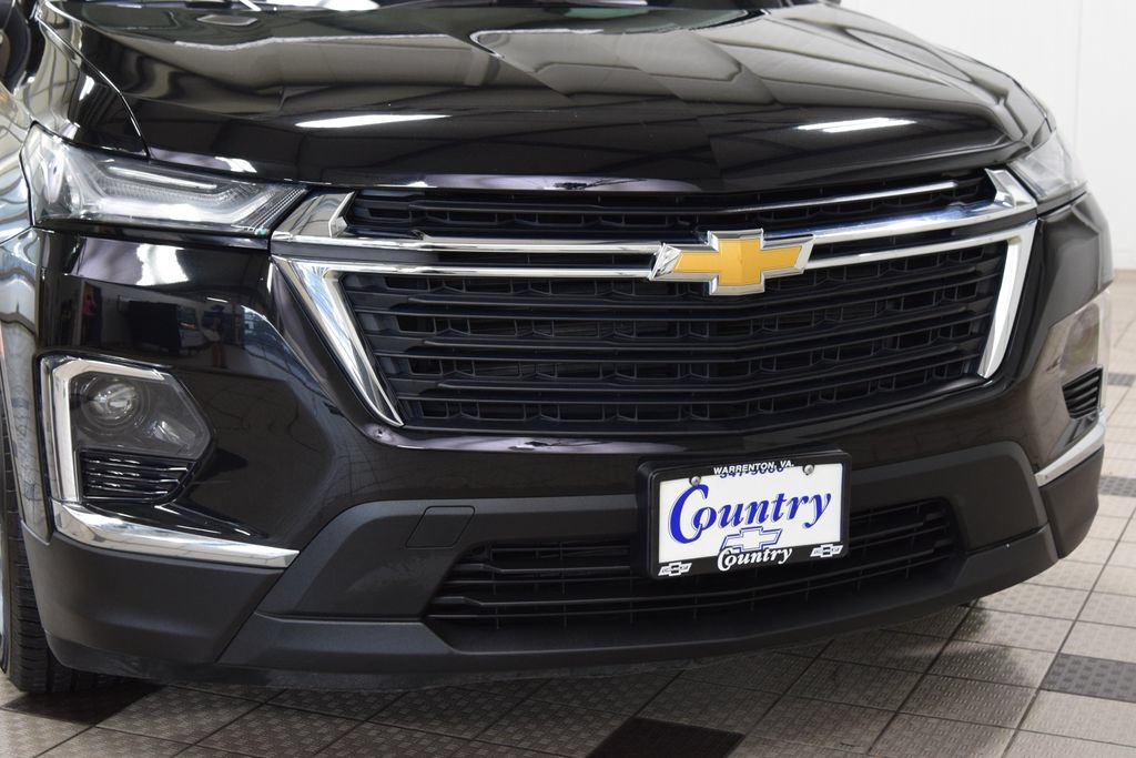 Used 2023 Chevrolet Traverse LS w/ Safety Package FWD image 13