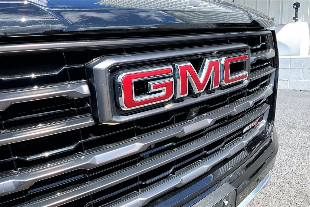 Used 2025 GMC Yukon AT4 Ultimate w/ LPO, Floor Liner Package AWD/4WD image 32