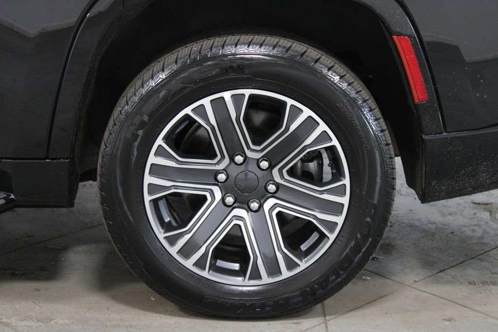 Used 2024 Jeep Wagoneer Series II image 17