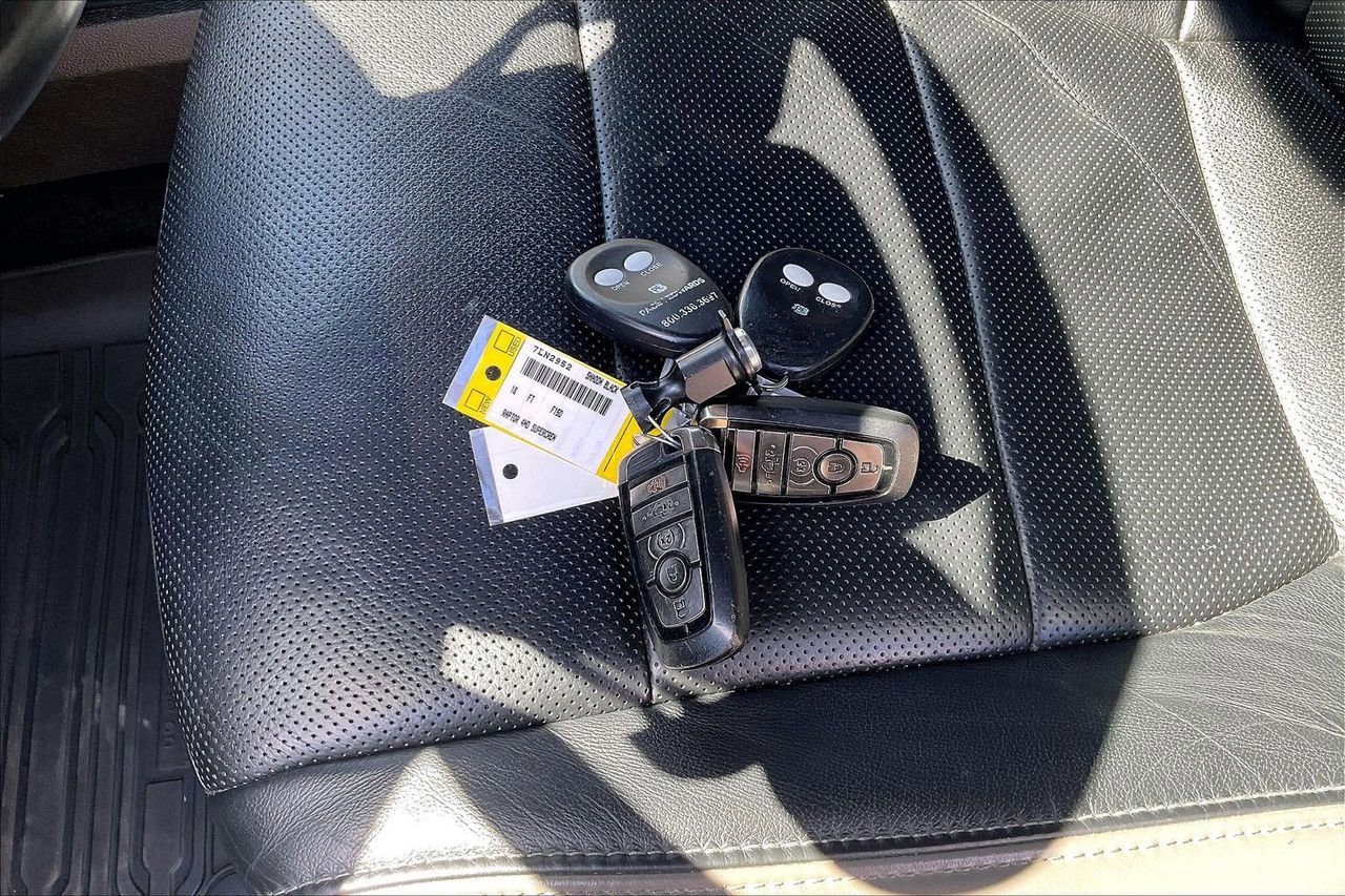 Used 2018 Ford F150 Raptor w/ Equipment Group 802A Luxury image 35