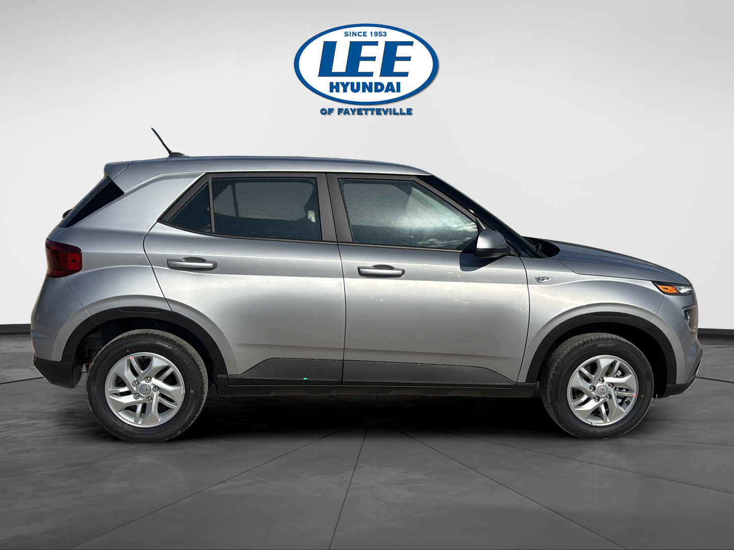 New 2026 Hyundai Venue SE FWD image 2