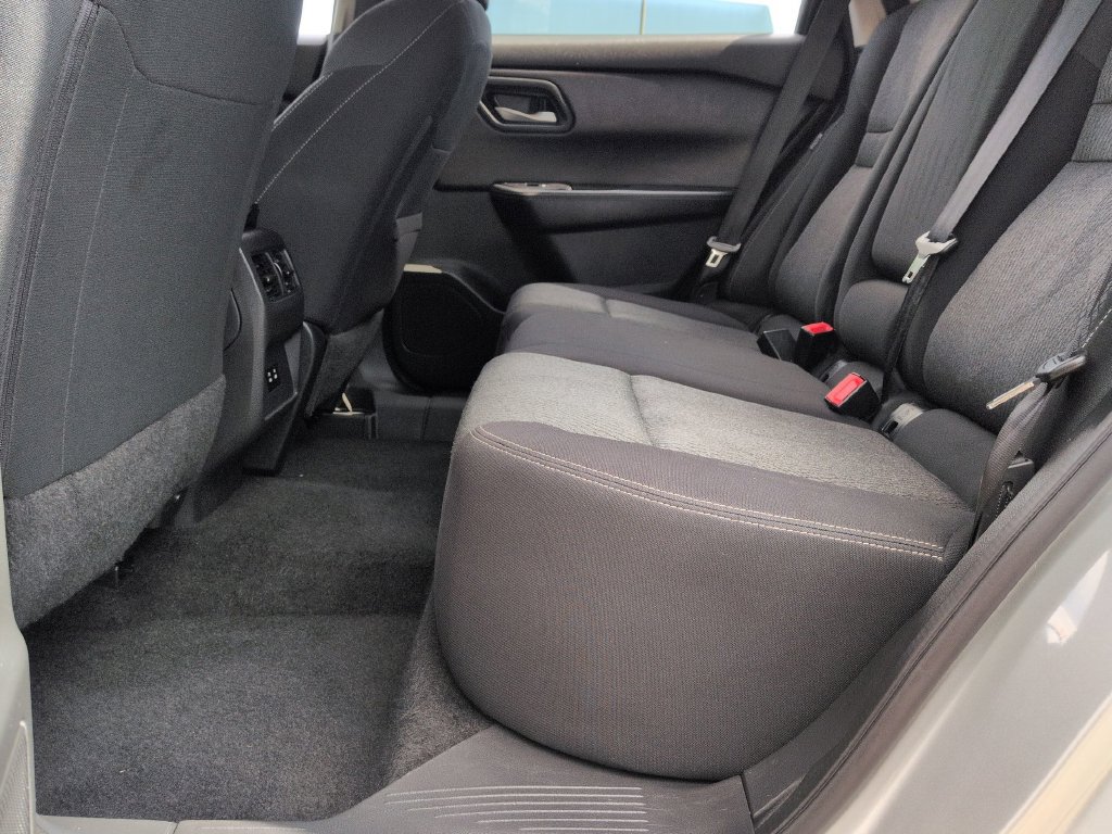 Used 2025 Nissan Rogue SV AWD/4WD image 21