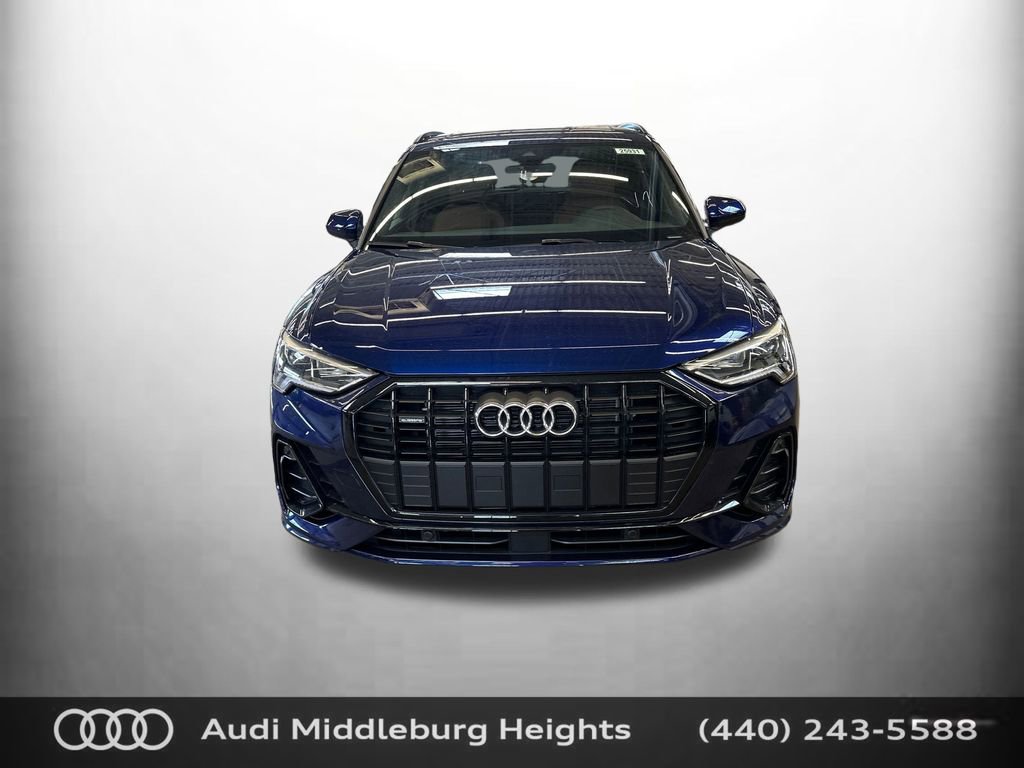 Used 2025 Audi Q3 2.0T Premium w/ Convenience Plus Package image 9