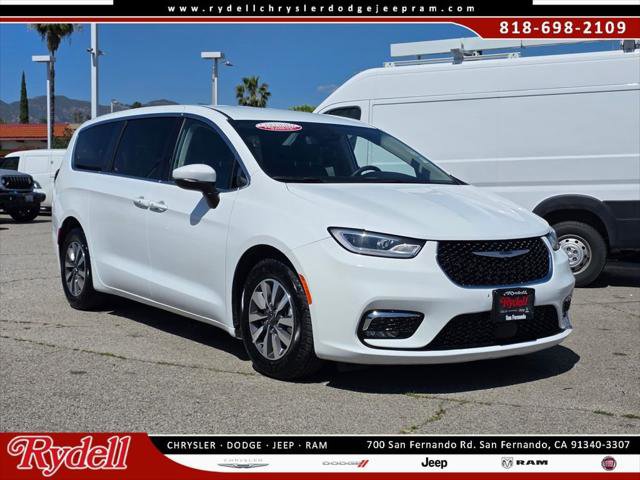 Certified 2023 Chrysler Pacifica Touring-L FWD image 1