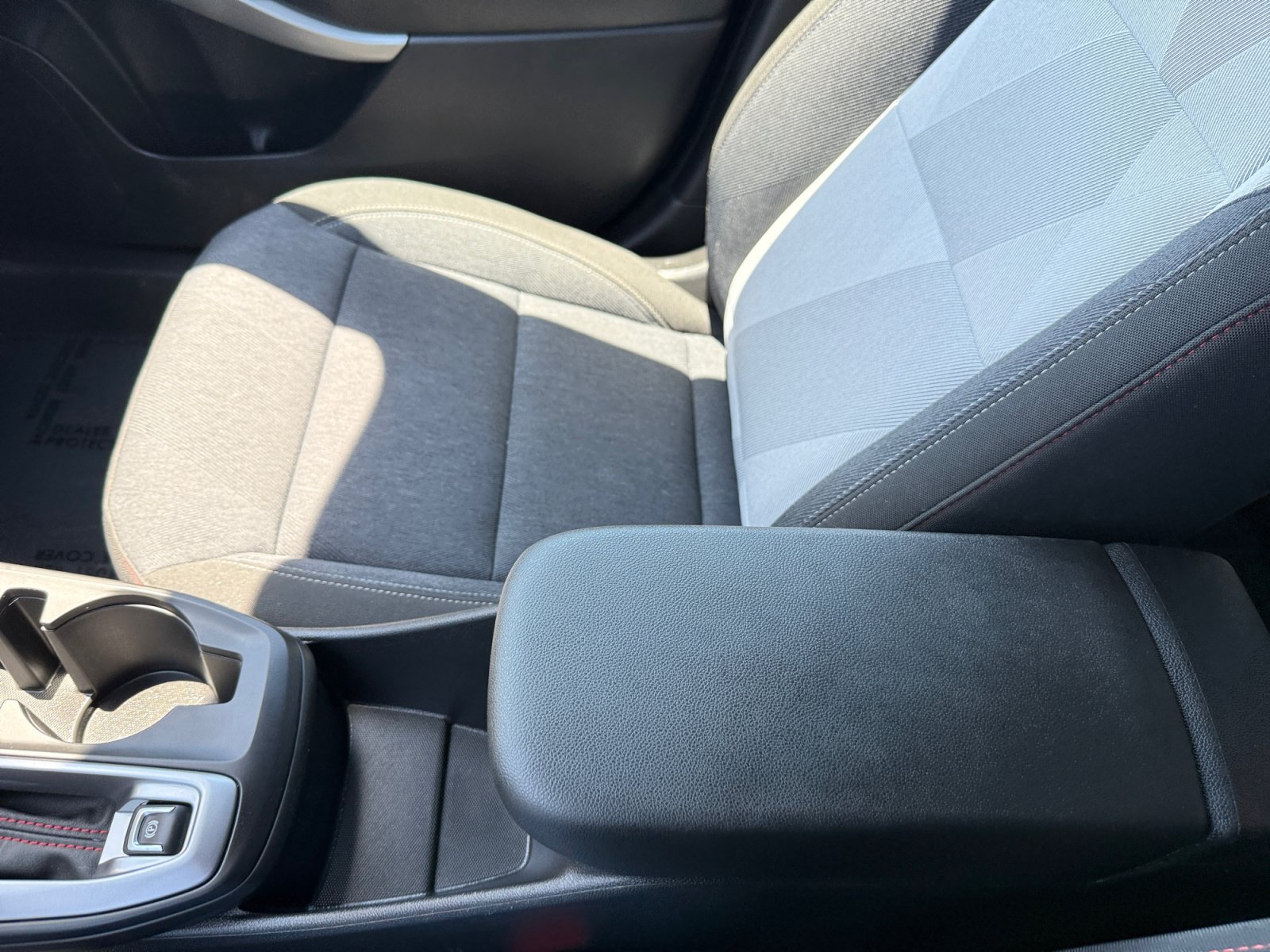 Used 2024 Chevrolet Trax RS w/ Sunroof Package FWD image 14