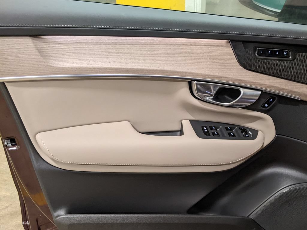 New 2026 Volvo XC90 B5 Plus AWD/4WD image 9