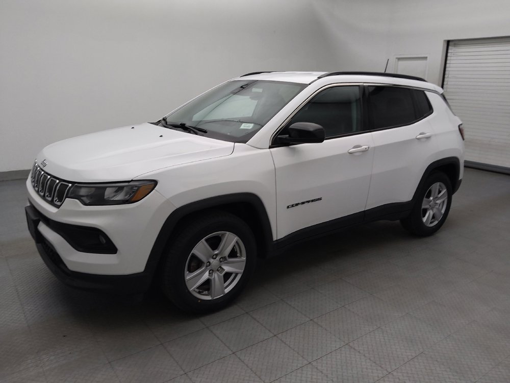 Used 2022 Jeep Compass Latitude FWD image 2