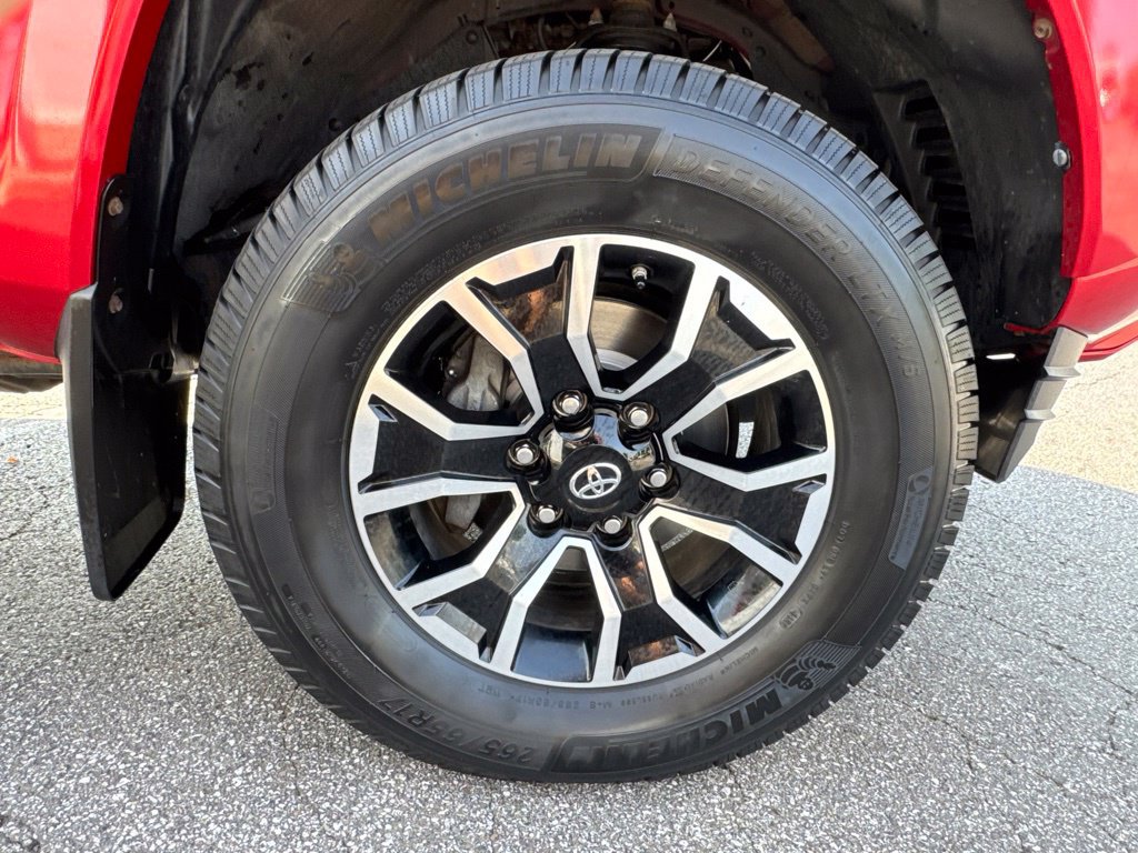 Used 2020 Toyota Tacoma TRD Sport w/ TRD Premium Sport Package AWD/4WD image 52
