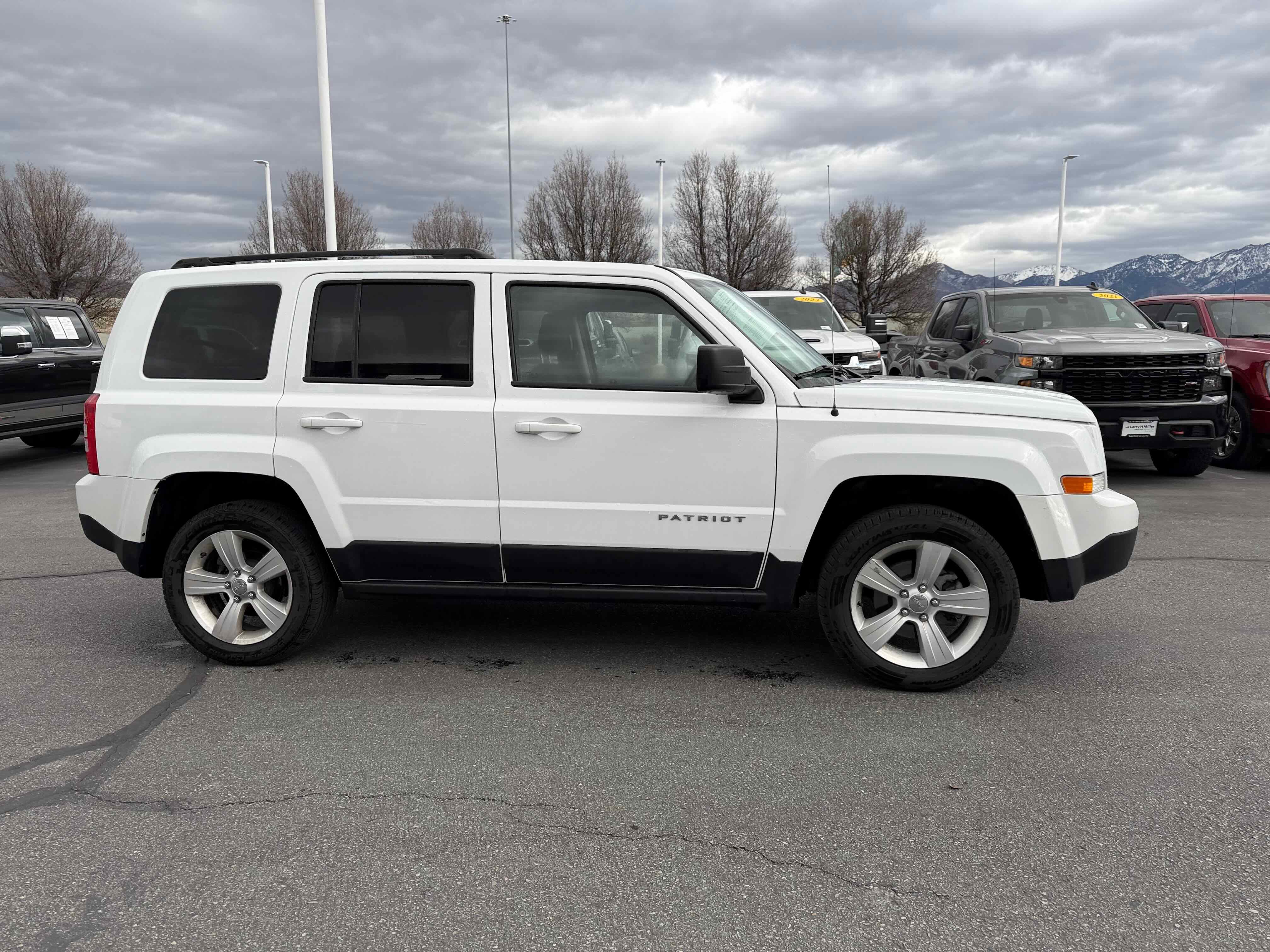Used 2016 Jeep Patriot Latitude w/ Trailer Tow Prep Group image 9