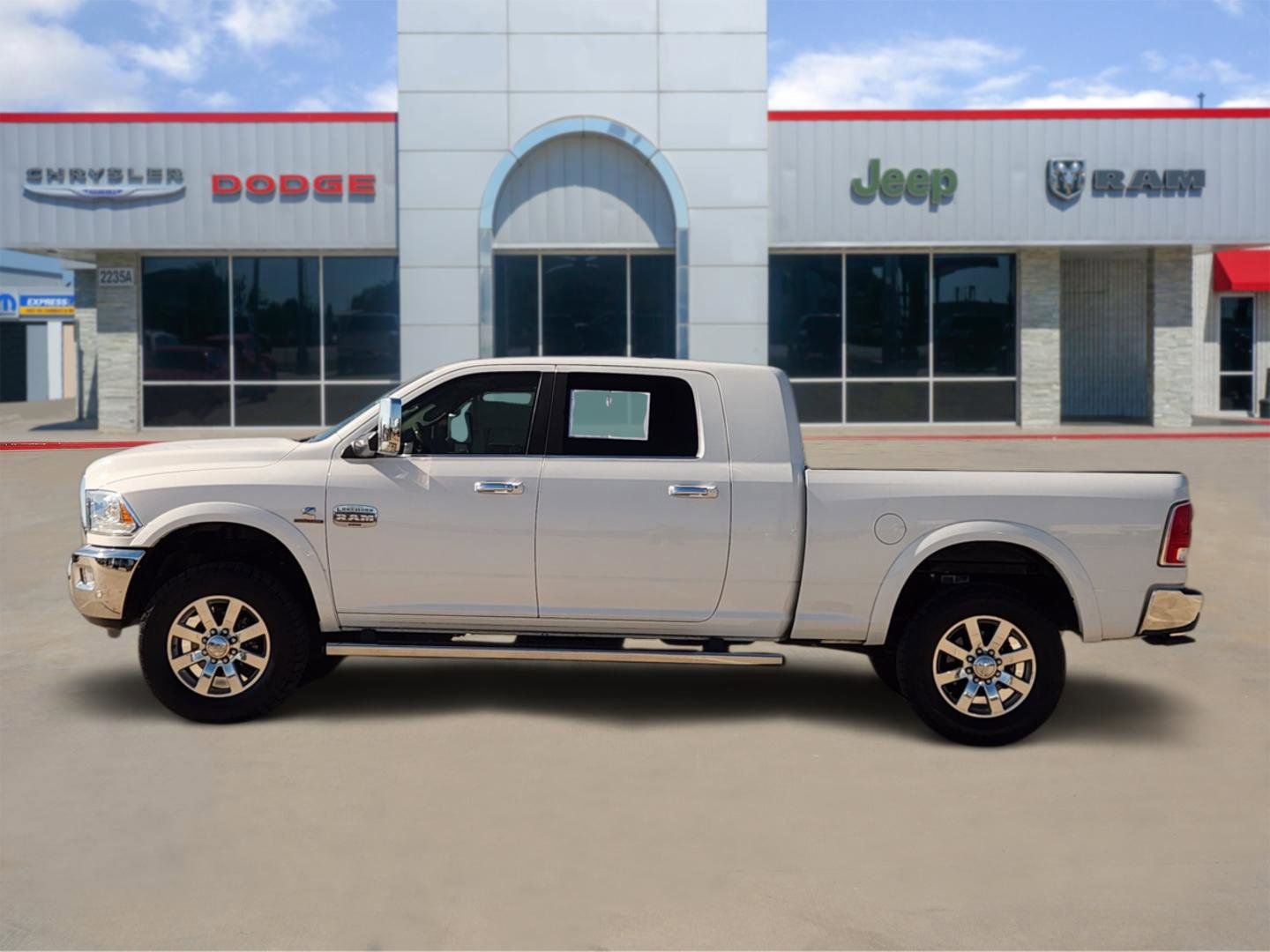 Used 2018 RAM 3500 Laramie Longhorn image 3