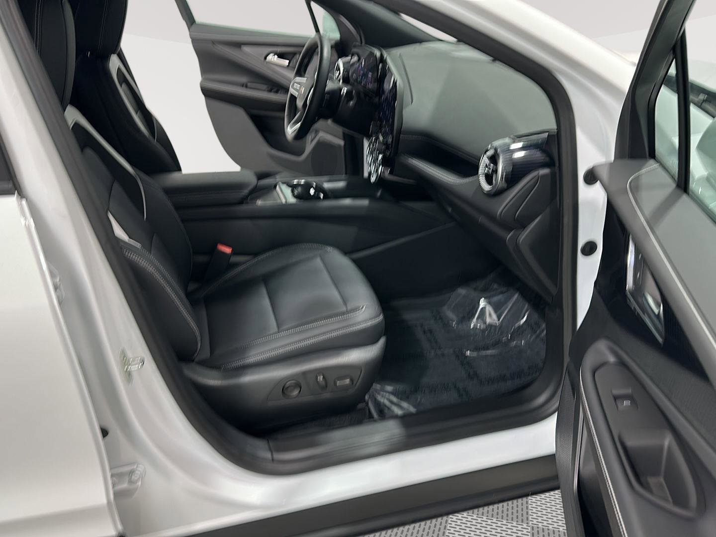 Used 2025 Chevrolet Blazer EV LT image 23