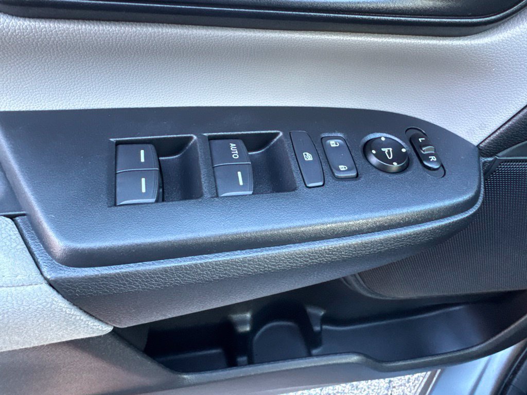 Used 2020 Honda CR-V LX image 17