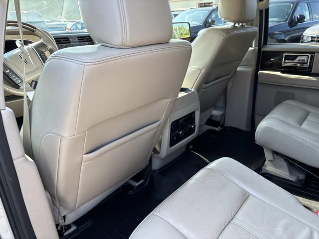 Used 2017 Lincoln Navigator Select AWD/4WD image 16